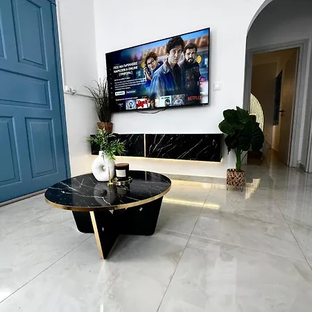 Vision - 300m From Apartman *